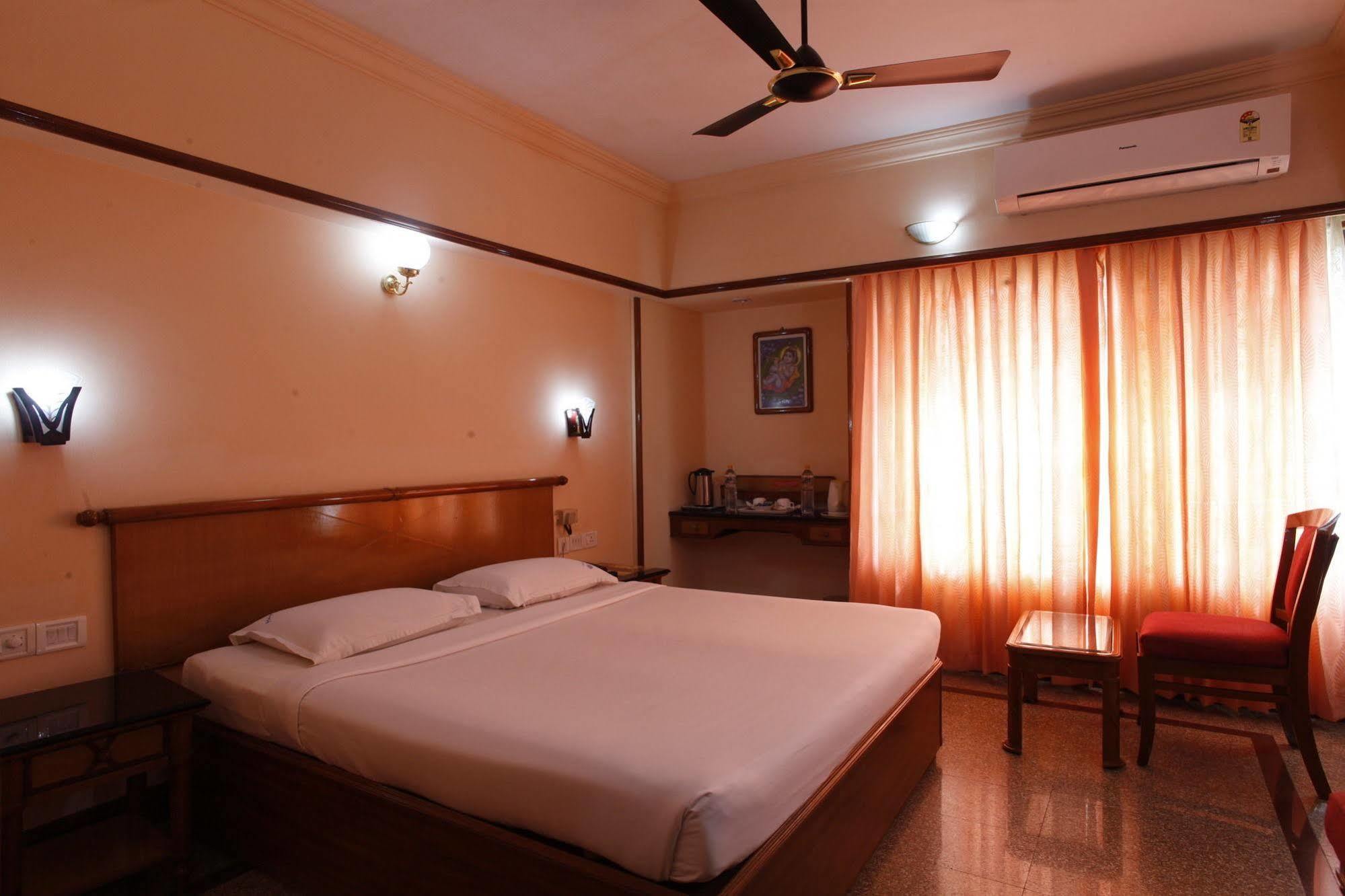 Mayura Residency Guruvāyūr Exterior foto